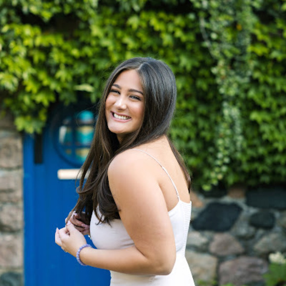 Meet your Posher, Isabella - Picture 1 of 1